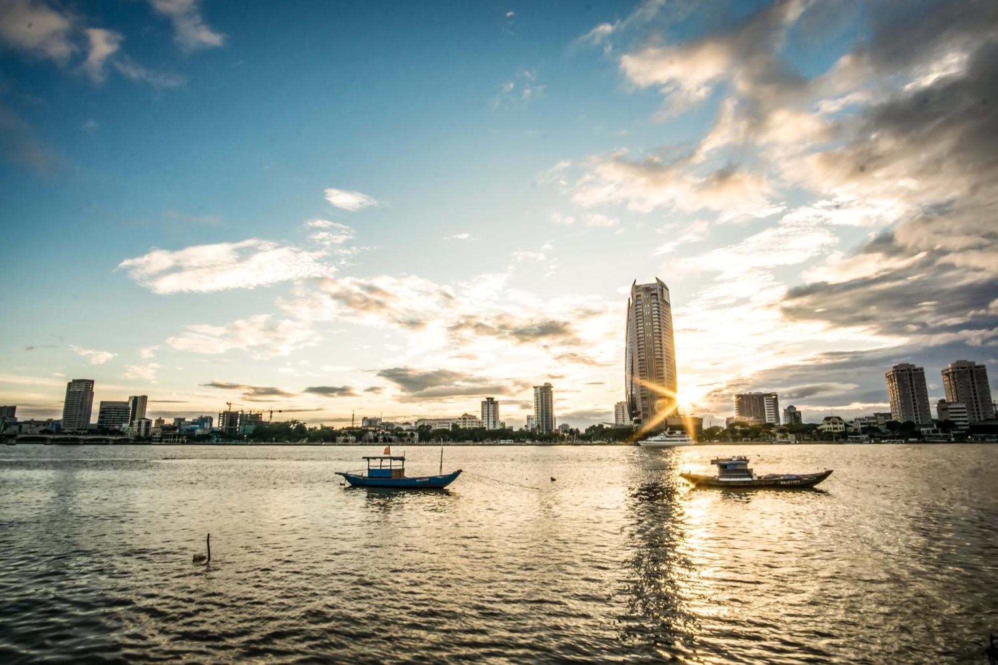 Отель Voco Ma Belle Danang By Ihg Экстерьер фото
