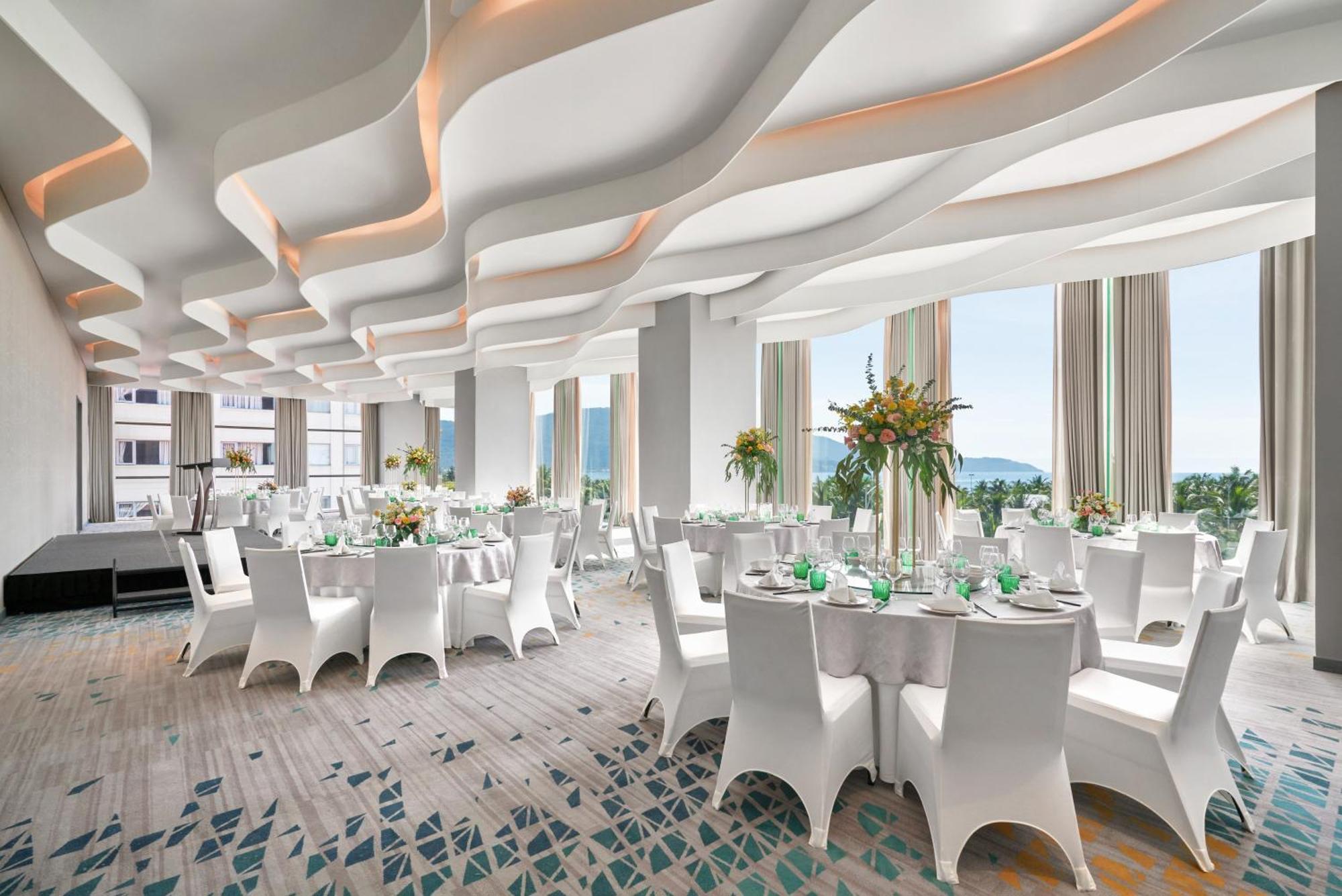 Отель Voco Ma Belle Danang By Ihg Экстерьер фото