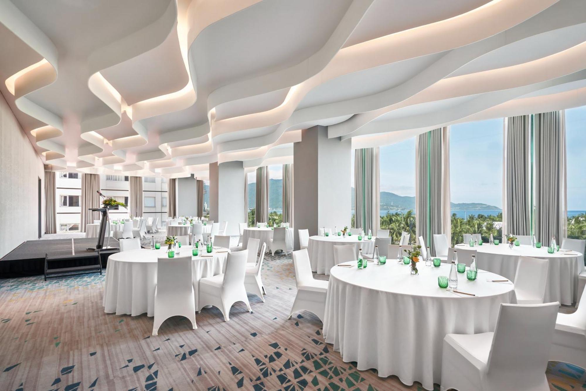 Отель Voco Ma Belle Danang By Ihg Экстерьер фото