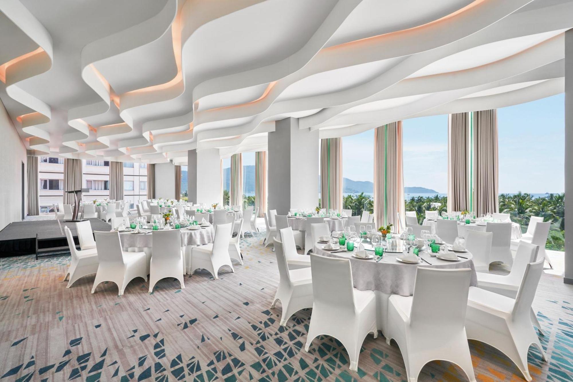 Отель Voco Ma Belle Danang By Ihg Экстерьер фото